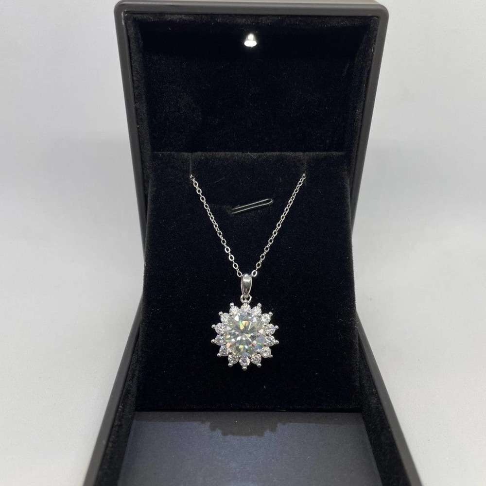 Moissanite Diamond Pendant Necklace Huge 5 Carat S925 Chain - Picture 7 of 12
